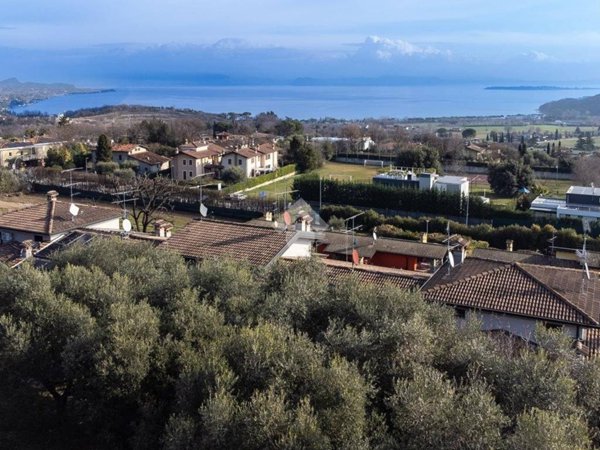 casa indipendente in vendita a Lonato del Garda
