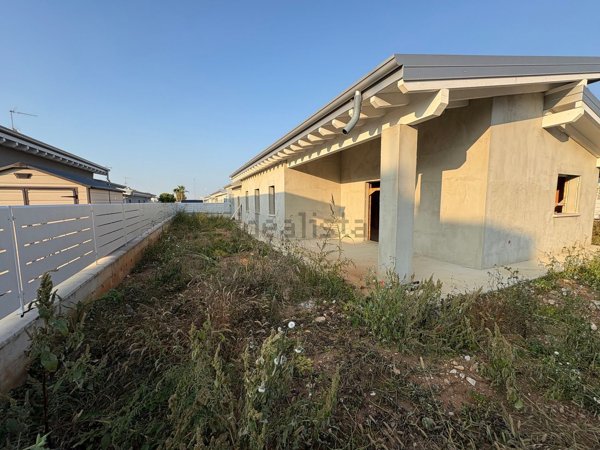 casa indipendente in vendita a Lonato del Garda