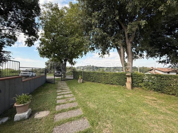 casa indipendente in vendita a Lonato del Garda