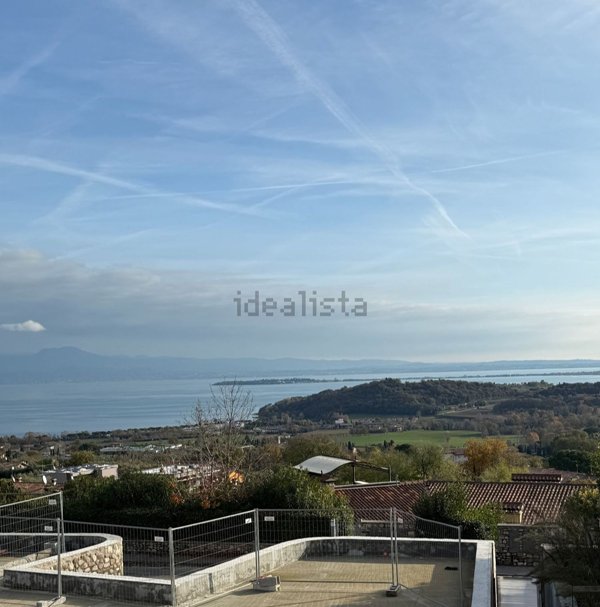 casa indipendente in vendita a Lonato del Garda in zona Barcuzzi