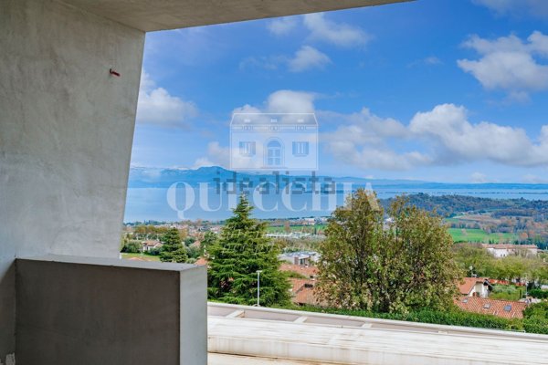 casa indipendente in vendita a Lonato del Garda in zona Barcuzzi