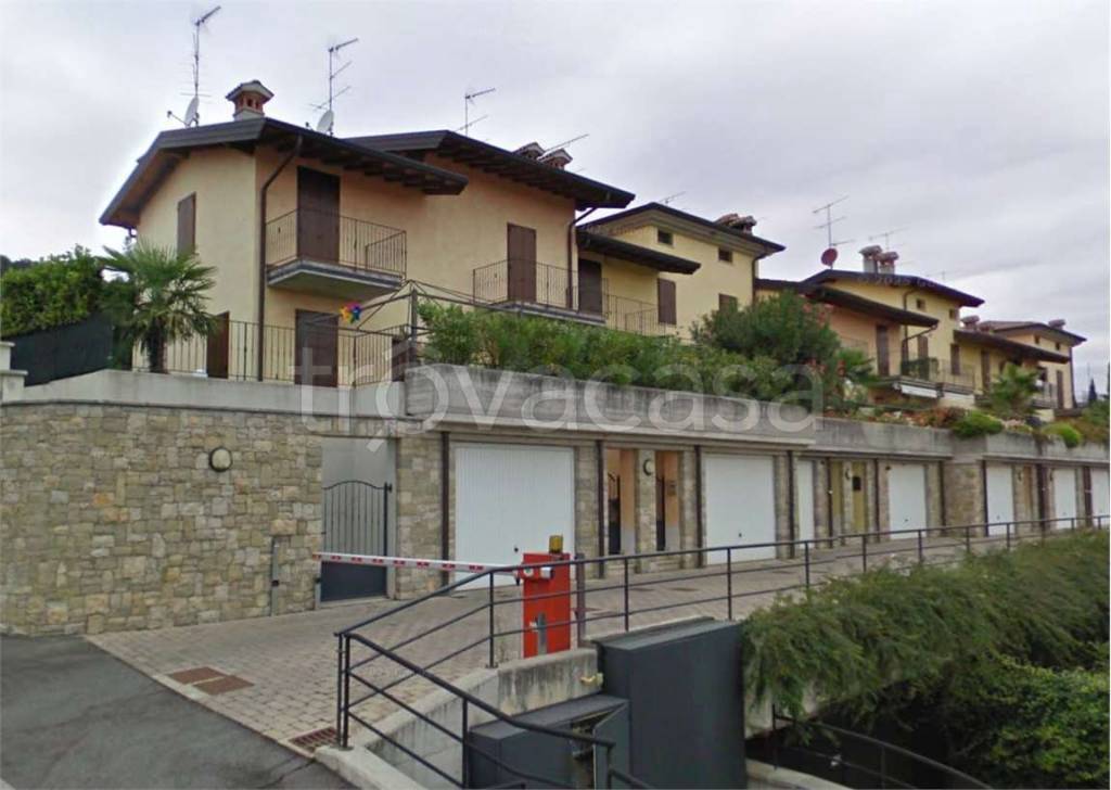 appartamento in vendita a Lonato del Garda in zona Barcuzzi