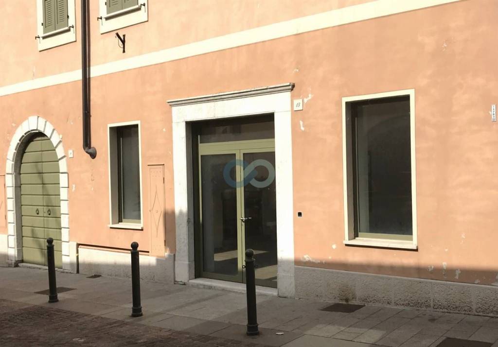 casa indipendente in vendita a Lonato del Garda