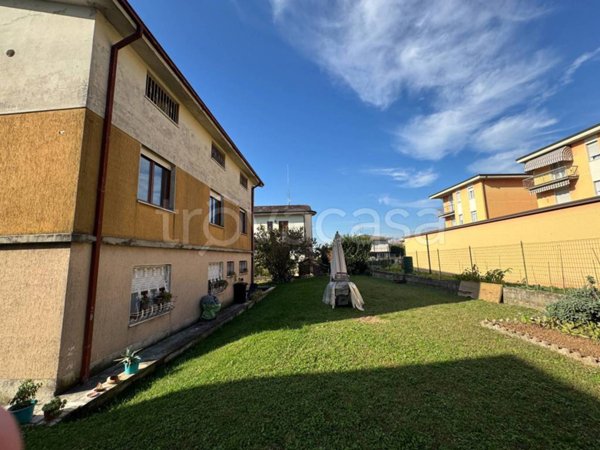 casa indipendente in vendita a Lonato del Garda
