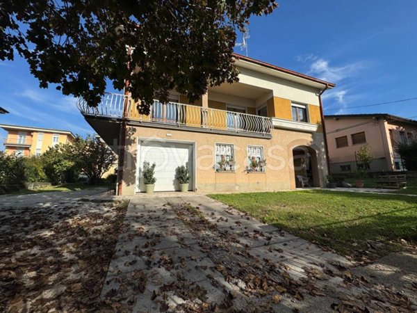 casa indipendente in vendita a Lonato del Garda