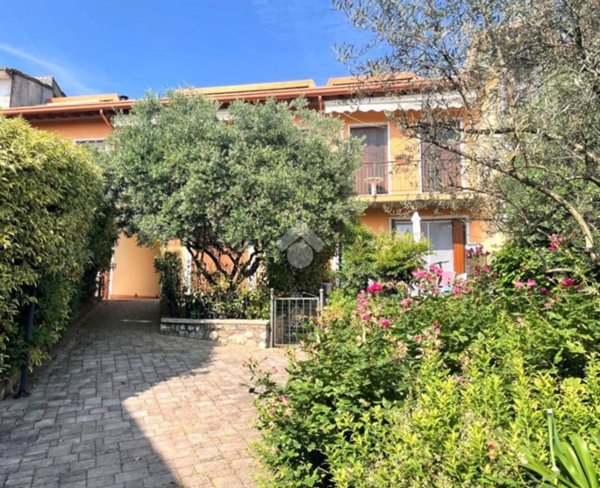 appartamento in vendita a Lonato del Garda in zona San Polo