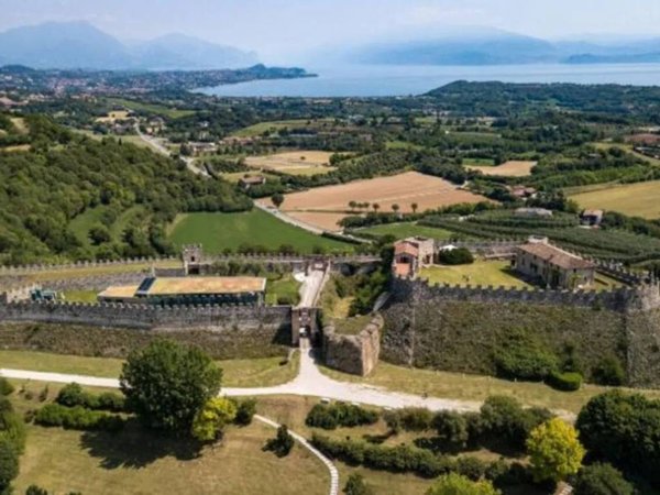 casa indipendente in vendita a Lonato del Garda