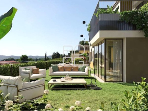 appartamento in vendita a Lonato del Garda in zona Barcuzzi