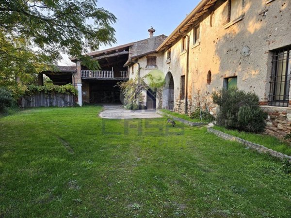 casale in vendita a Lonato del Garda