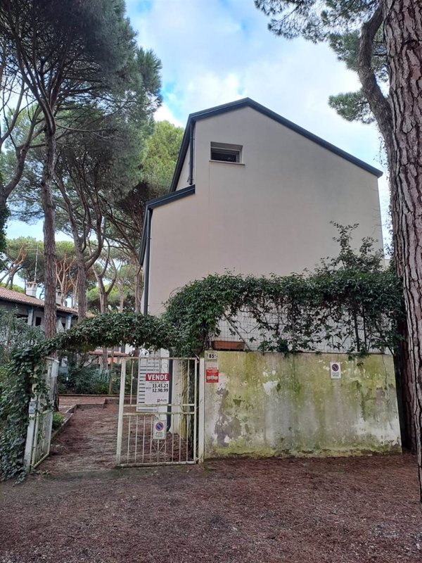 casa indipendente in vendita a Lonato del Garda in zona Lido