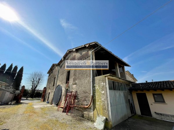casale in vendita a Lonato del Garda in zona Sedena