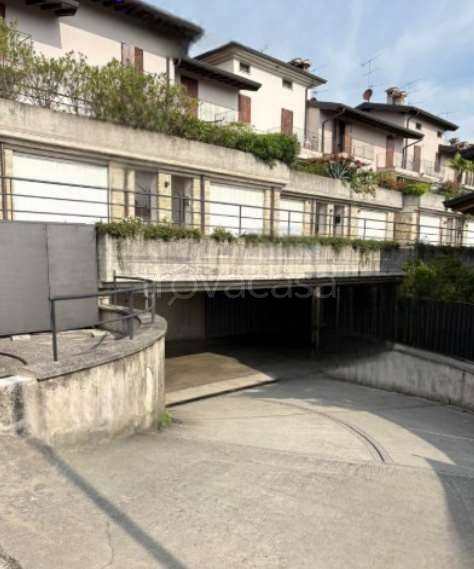 appartamento in vendita a Lonato del Garda in zona Barcuzzi
