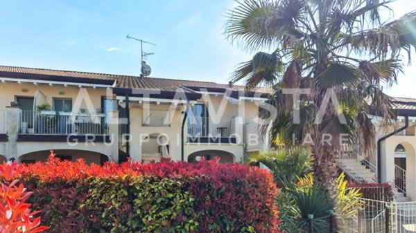 casa indipendente in vendita a Lonato del Garda in zona Sedena