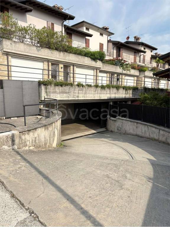 appartamento in vendita a Lonato del Garda in zona Barcuzzi