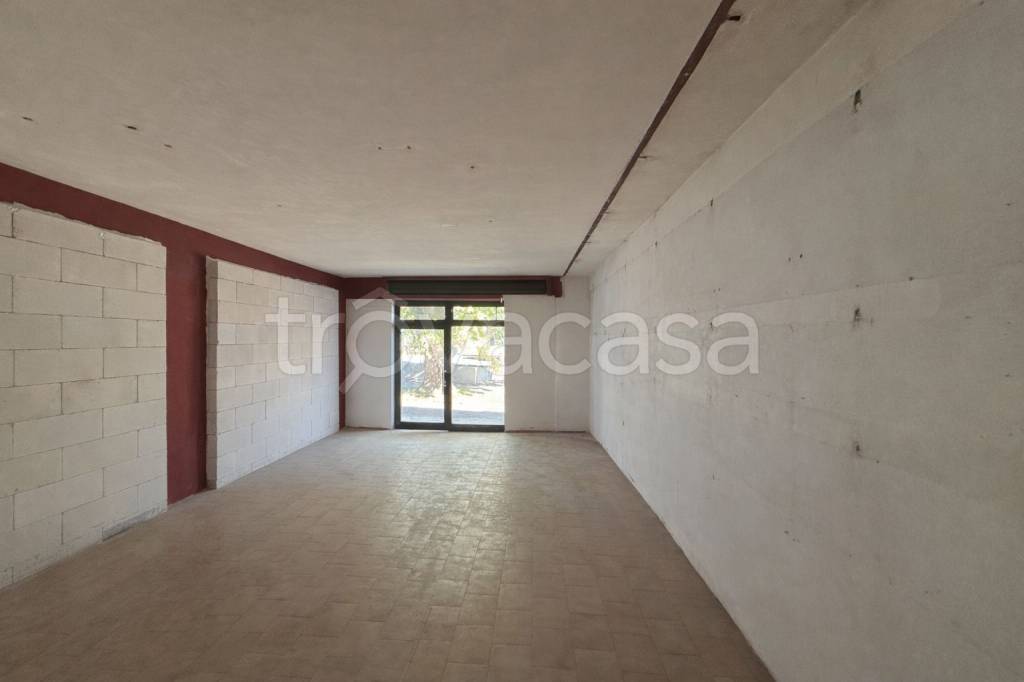 negozio in vendita a Lonato del Garda