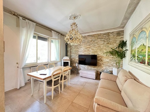 casa indipendente in vendita a Lonato del Garda in zona Centenaro