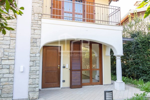 casa indipendente in vendita a Lonato del Garda