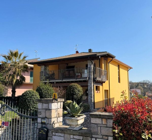 casa indipendente in vendita a Lonato del Garda