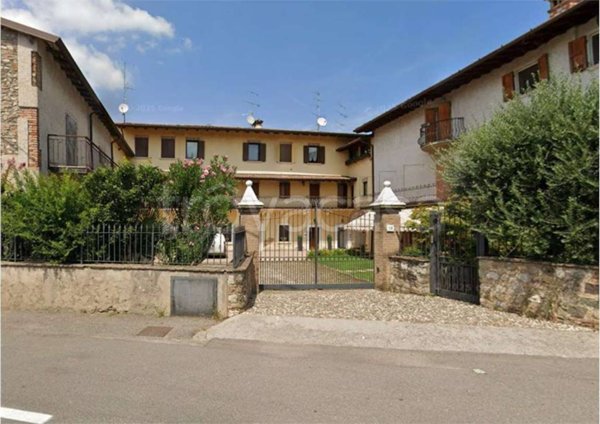 locale commerciale in vendita a Lonato del Garda