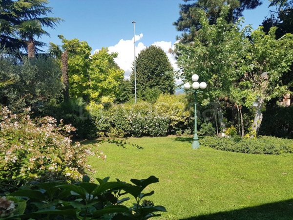 casa indipendente in vendita a Lonato del Garda