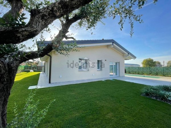 casa indipendente in vendita a Lonato del Garda