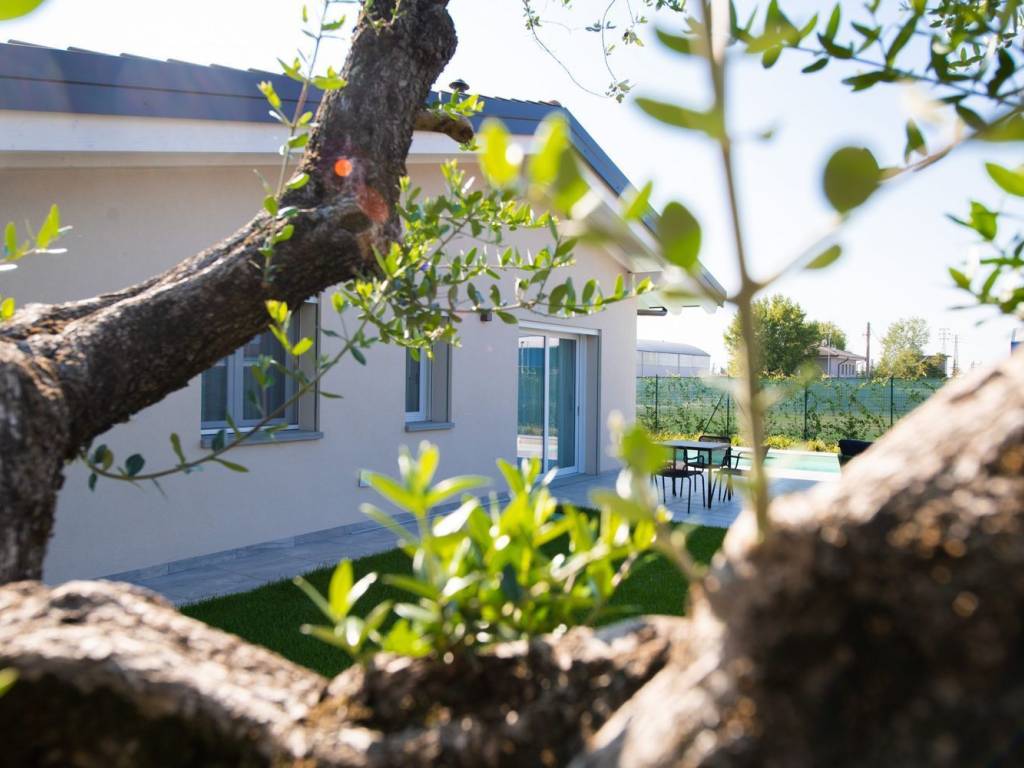 casa indipendente in vendita a Lonato del Garda