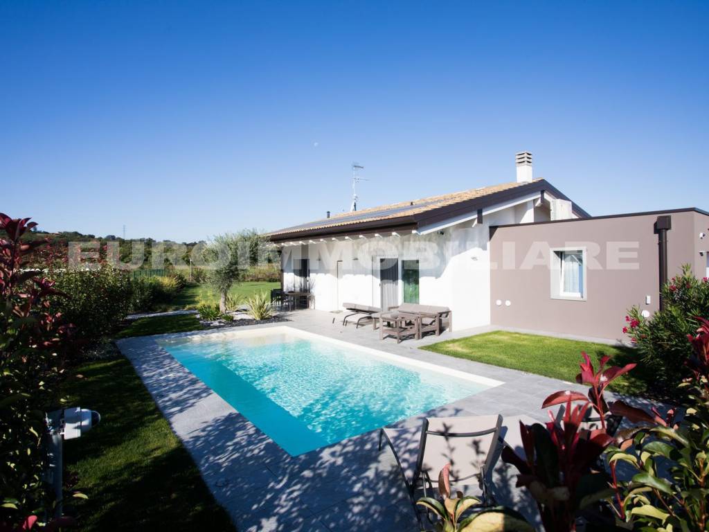 casa indipendente in vendita a Lonato del Garda