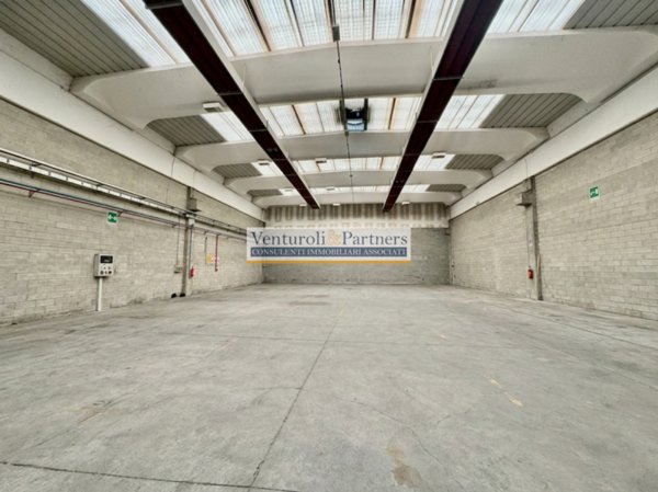 negozio in vendita a Lonato del Garda