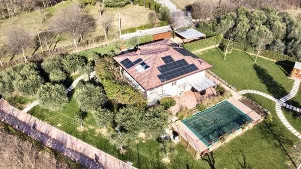 casa indipendente in vendita a Lonato del Garda