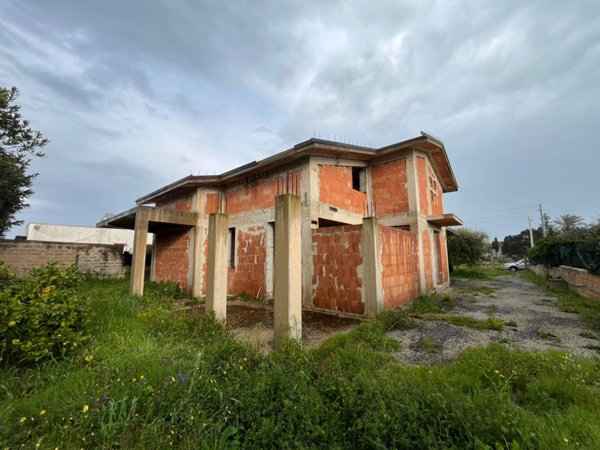 casa indipendente in vendita a Lonato del Garda in zona Lido
