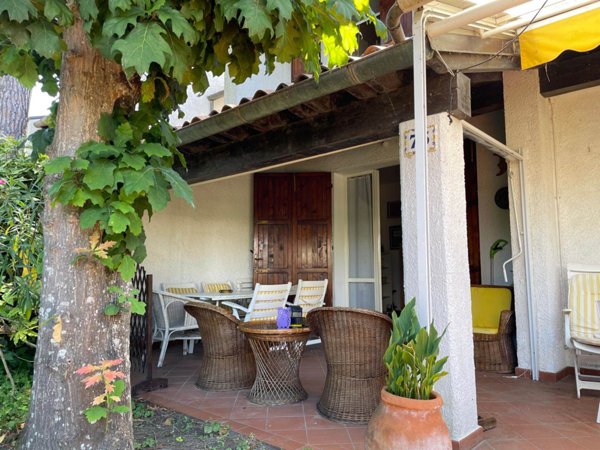 casa indipendente in vendita a Lonato del Garda in zona Lido