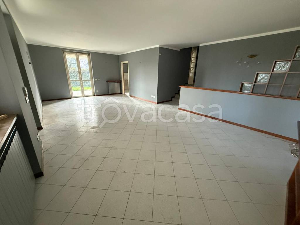 casa indipendente in vendita a Lonato del Garda