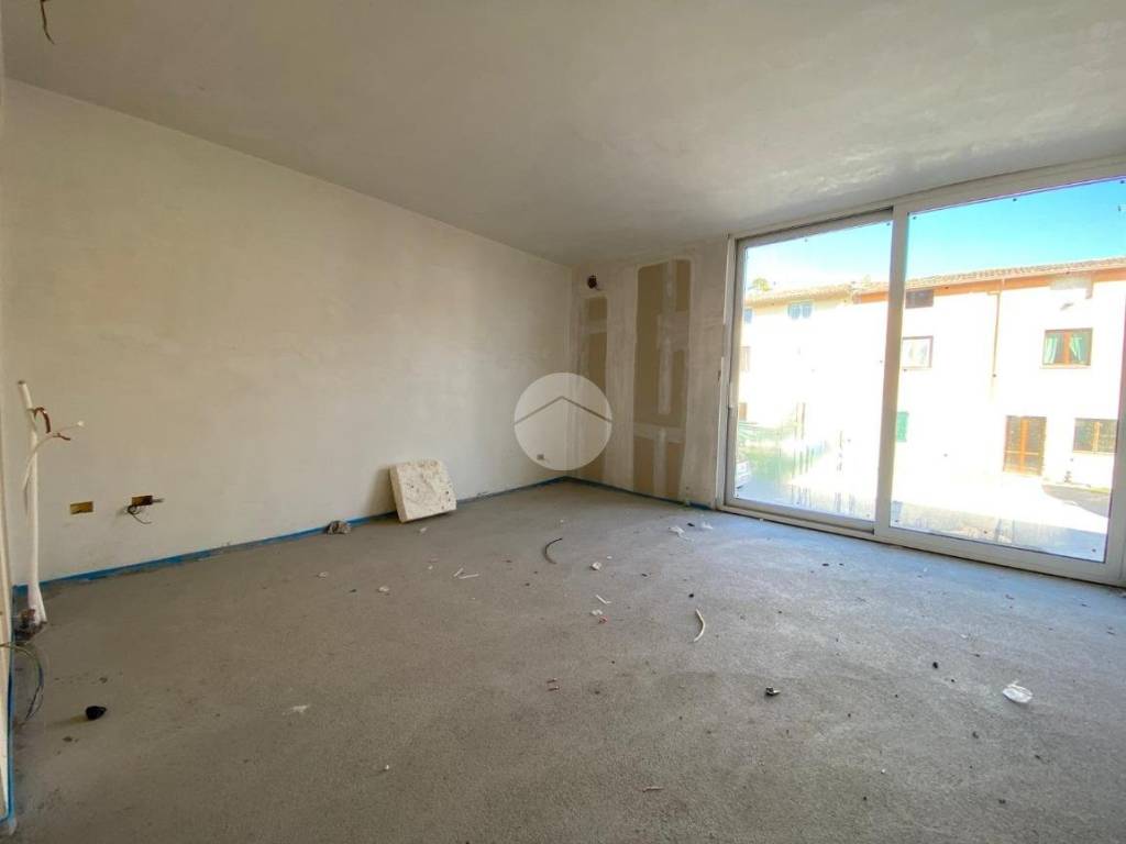 casa indipendente in vendita a Lonato del Garda in zona Esenta