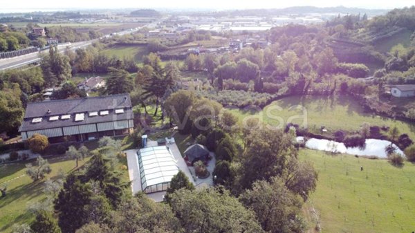 casa indipendente in vendita a Lonato del Garda