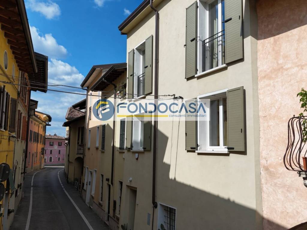 casa indipendente in vendita a Lonato del Garda