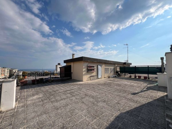 appartamento in vendita a Lonato del Garda in zona Lido