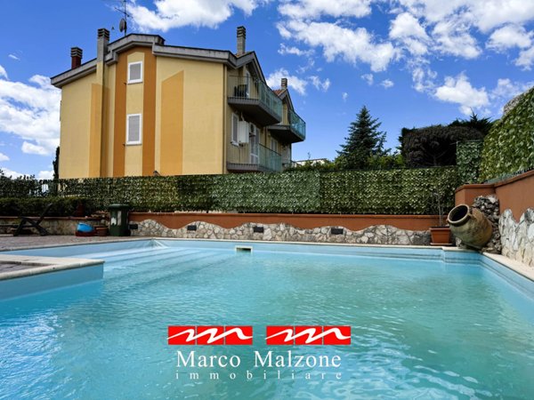 casa indipendente in vendita a Lonato del Garda in zona San Cipriano