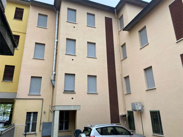 negozio in vendita a Lonato del Garda in zona San Polo