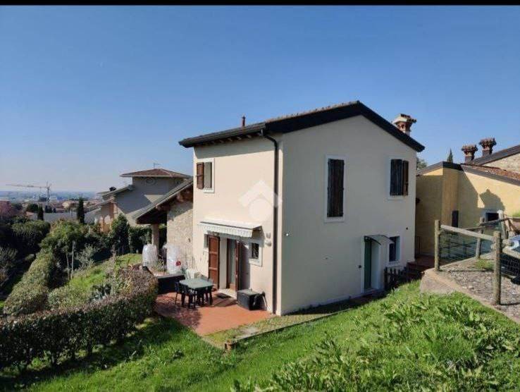 casa indipendente in vendita a Lonato del Garda