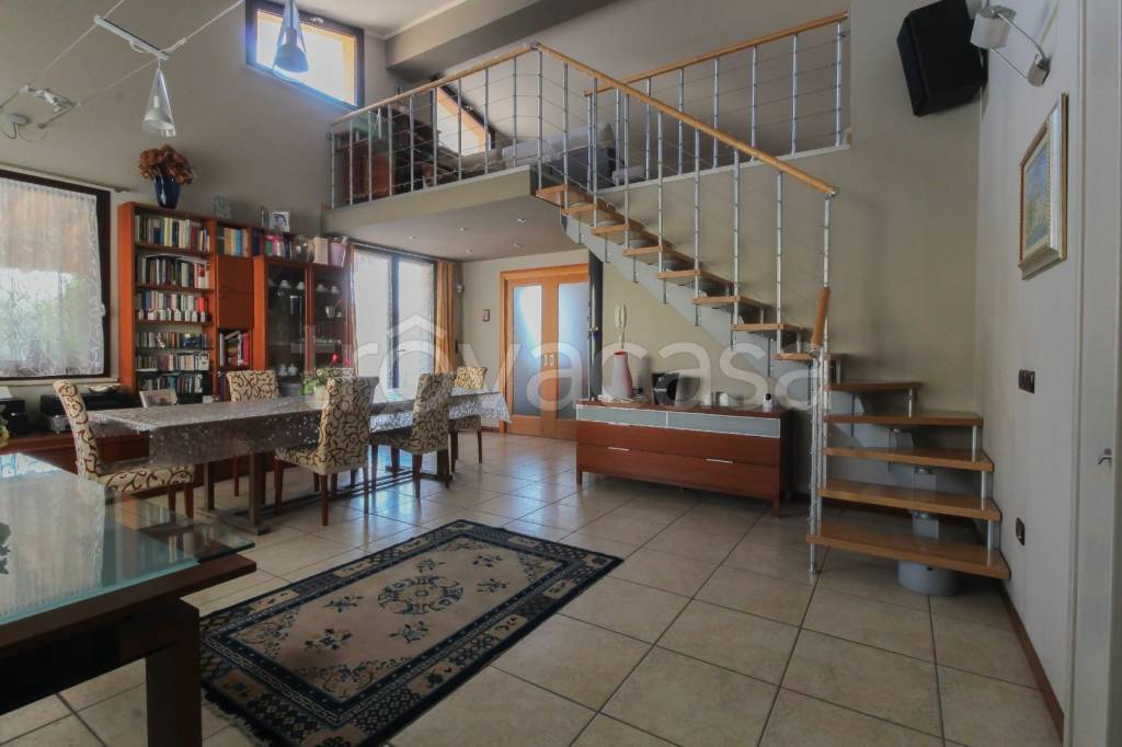 casa indipendente in vendita a Lonato del Garda