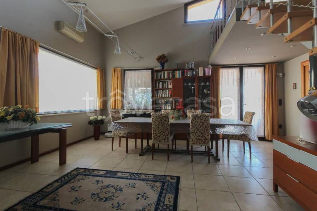 casa indipendente in vendita a Lonato del Garda