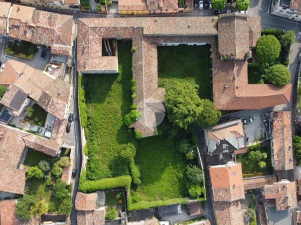 casa indipendente in vendita a Lonato del Garda