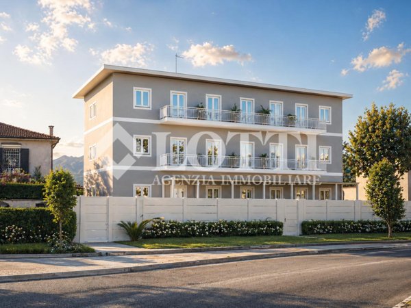 appartamento in vendita a Lonato del Garda in zona Lido