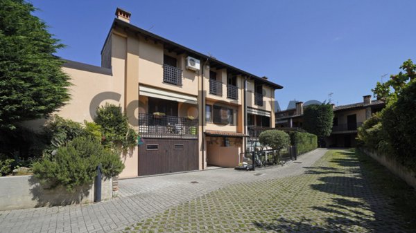 casa indipendente in vendita a Lonato del Garda in zona Sedena