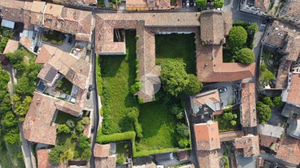 casa indipendente in vendita a Lonato del Garda