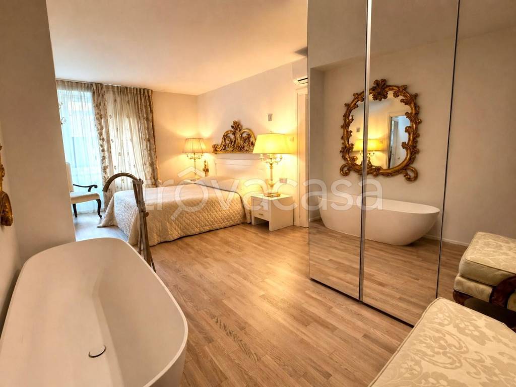 casa indipendente in vendita a Lonato del Garda