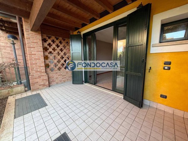 casa indipendente in vendita a Lonato del Garda in zona Malocco