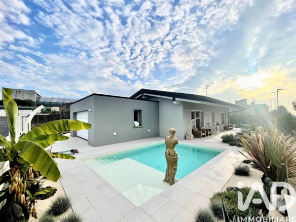 casa indipendente in vendita a Lonato del Garda
