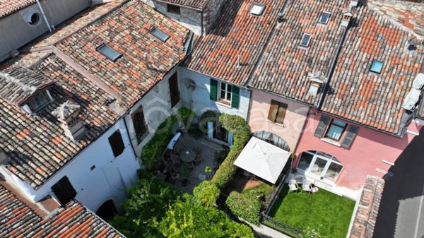 casa indipendente in vendita a Lonato del Garda in zona Lido