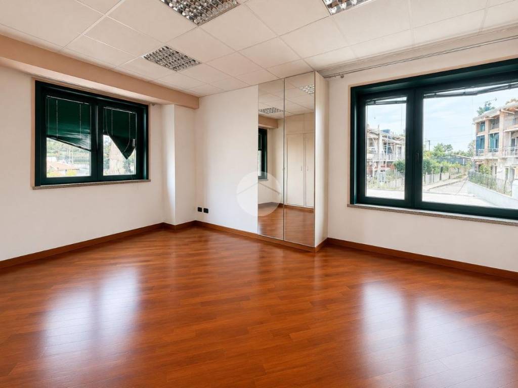 ufficio in vendita a Lonato del Garda in zona Sedena